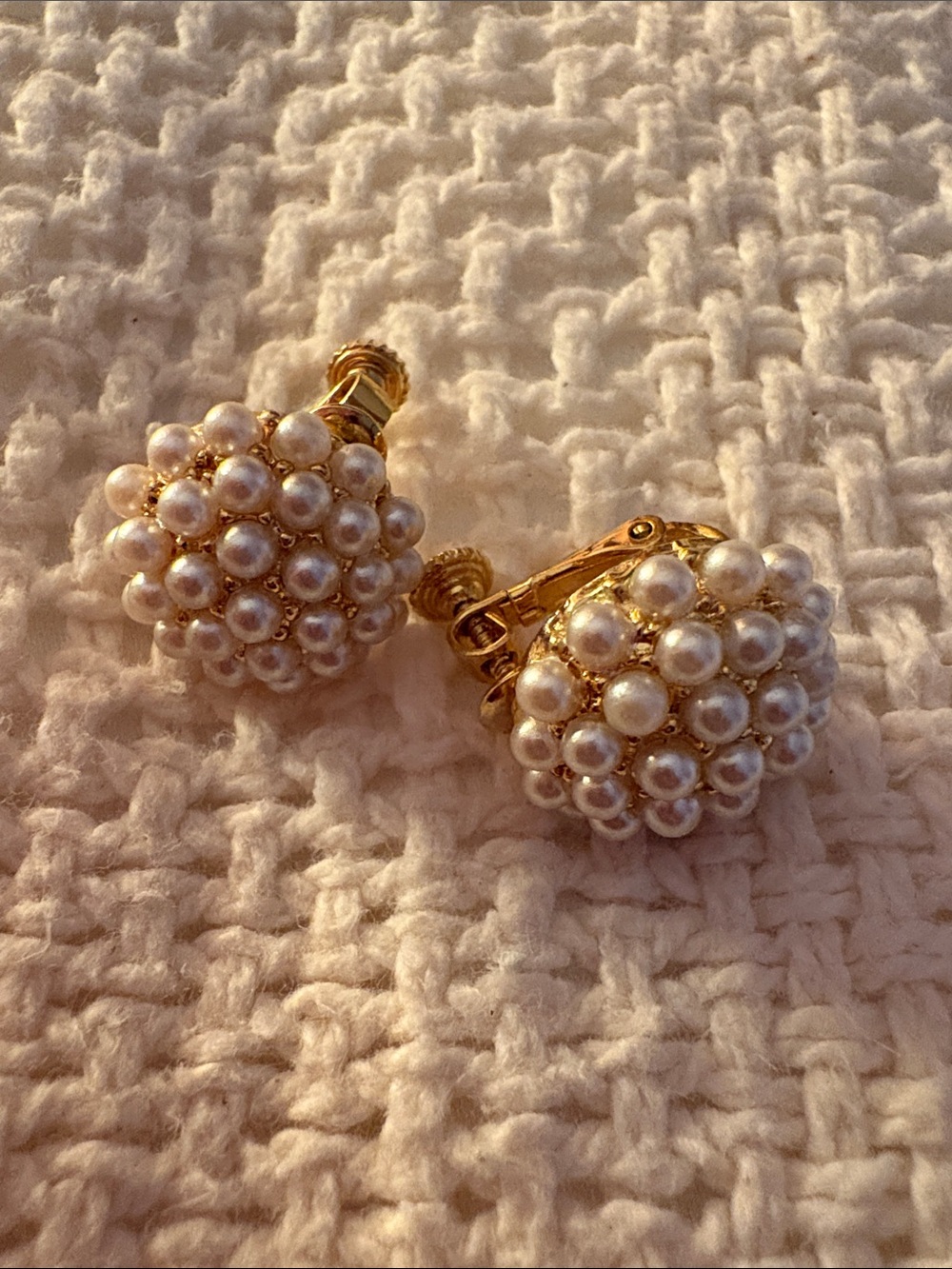 Classic Pearl Cluster Clip-On Dauplaise Earrings - Gold and White